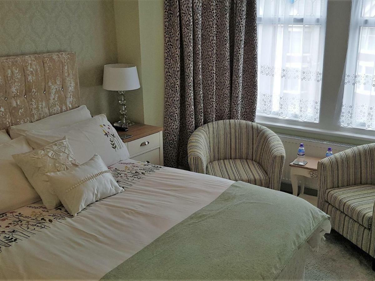 Bed and Breakfast Courtneys Of Gynn Square Blackpool Exterior foto